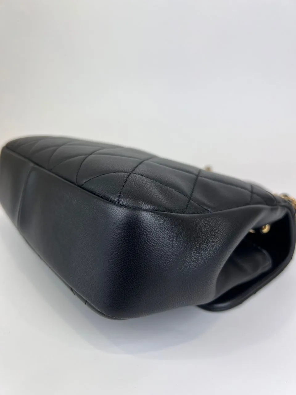 AS1358 Circular Handle Flap Bag