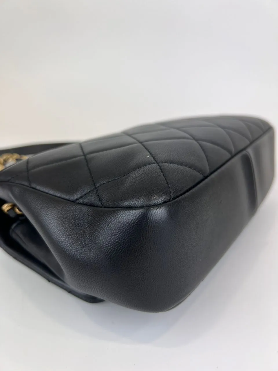 AS1358 Circular Handle Flap Bag