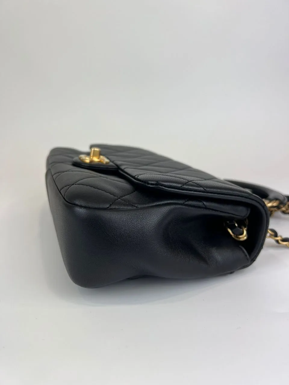 AS1358 Circular Handle Flap Bag