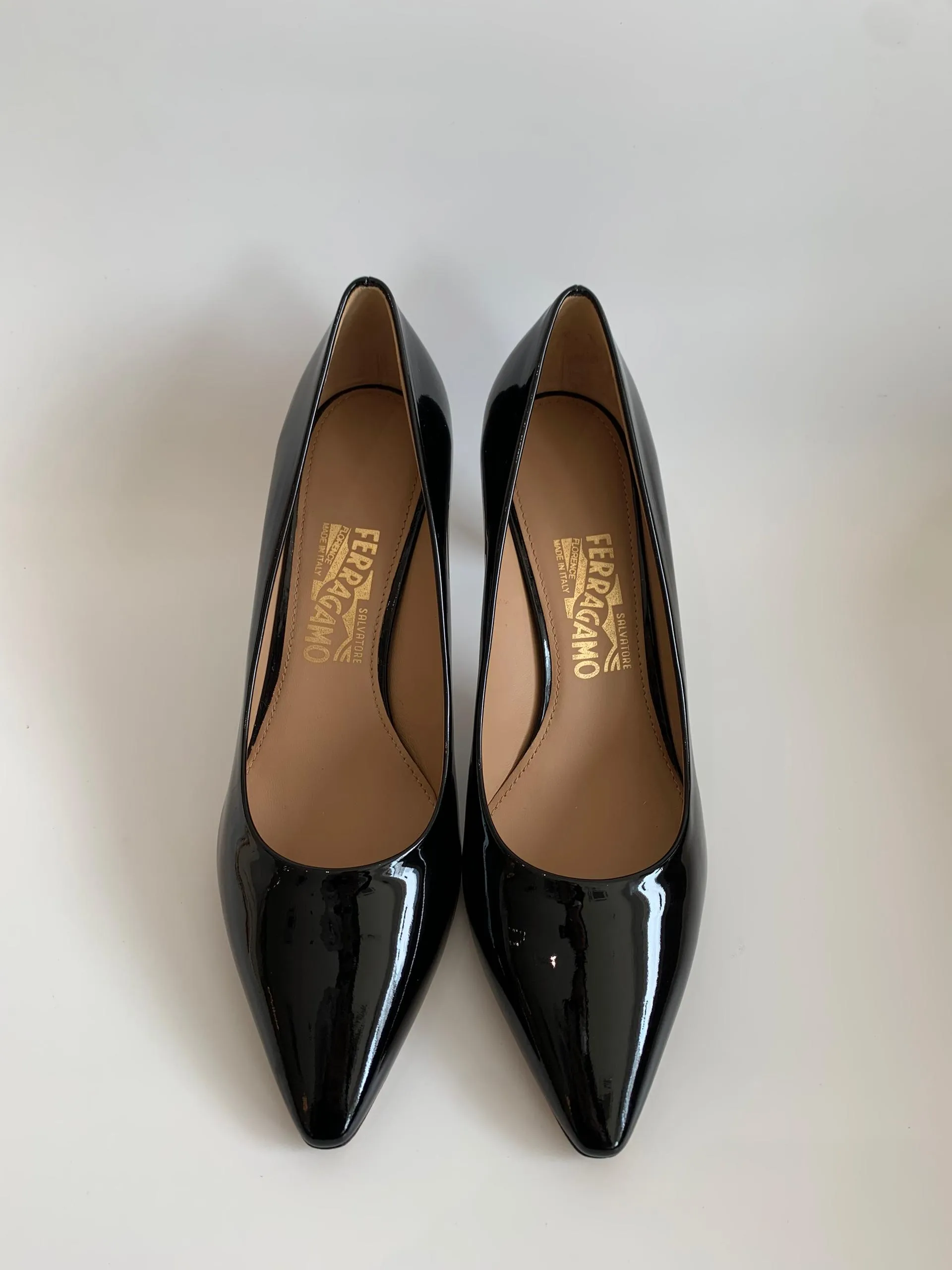 Black Patent Leather Pointed Toe Pumps in Size 9D