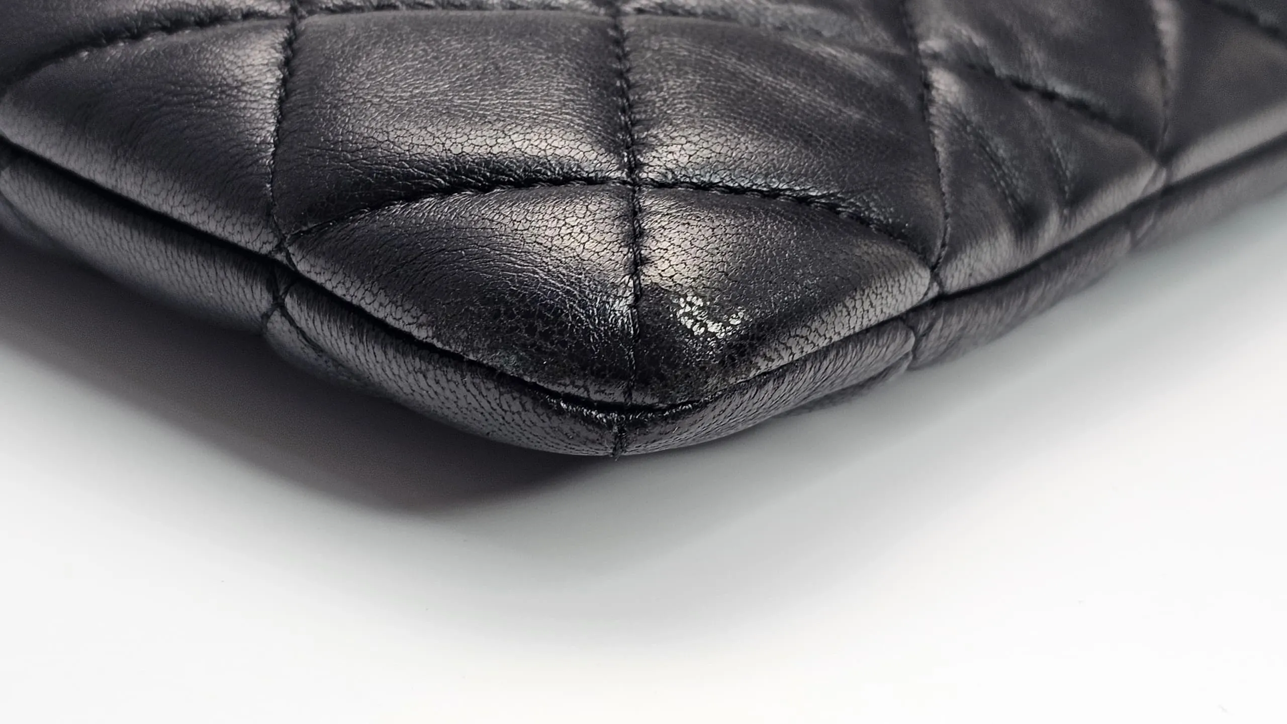 Large O Case in Black Quilted Lambskin GHW