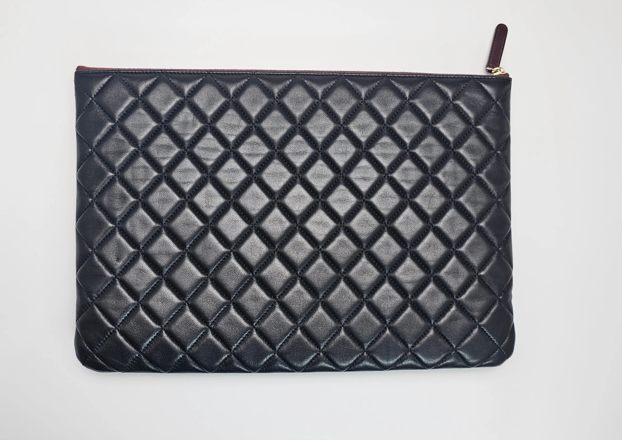 Large O Case in Black Quilted Lambskin GHW