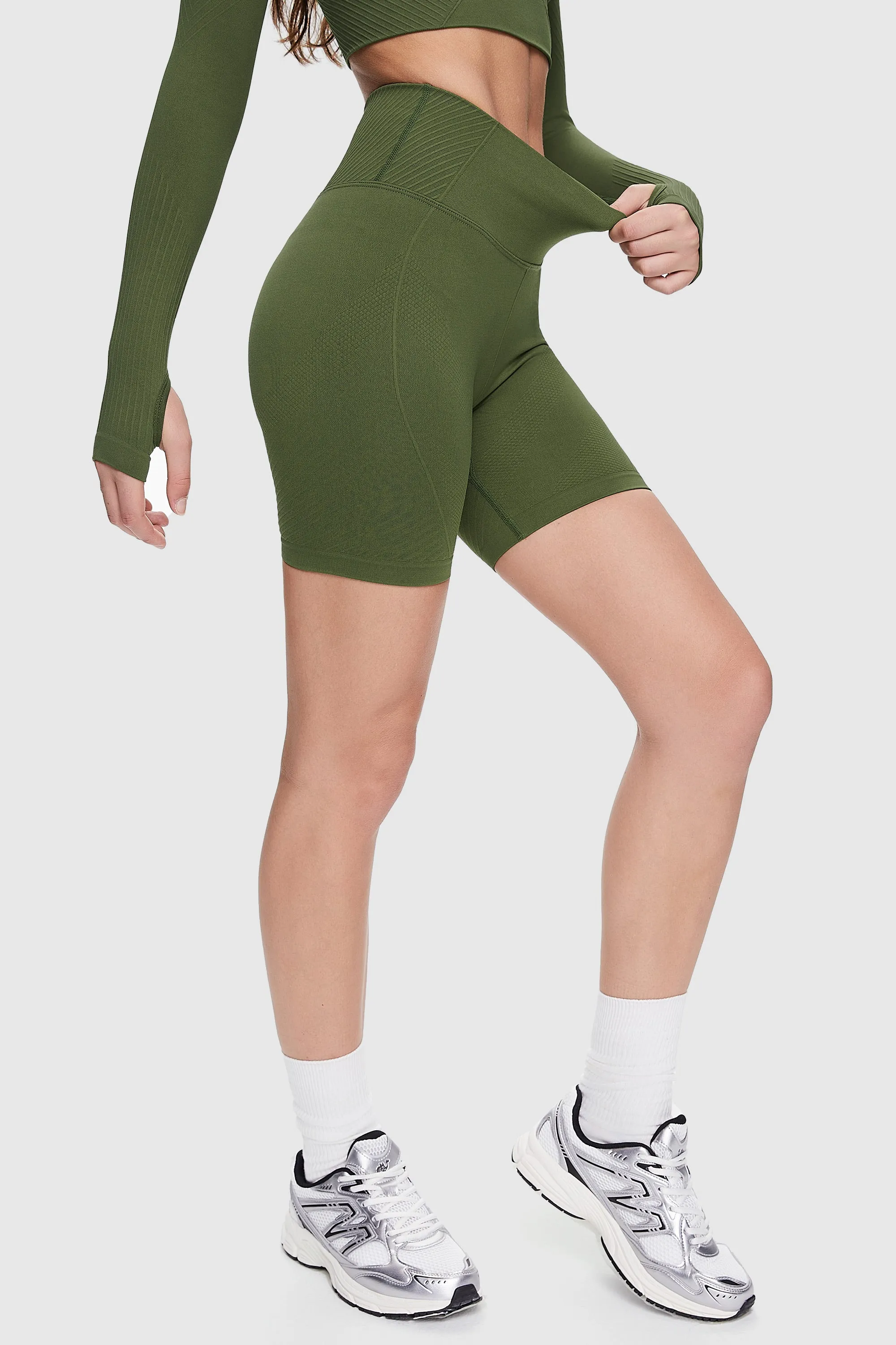 Seamless Mid-waist Yoga Shorts