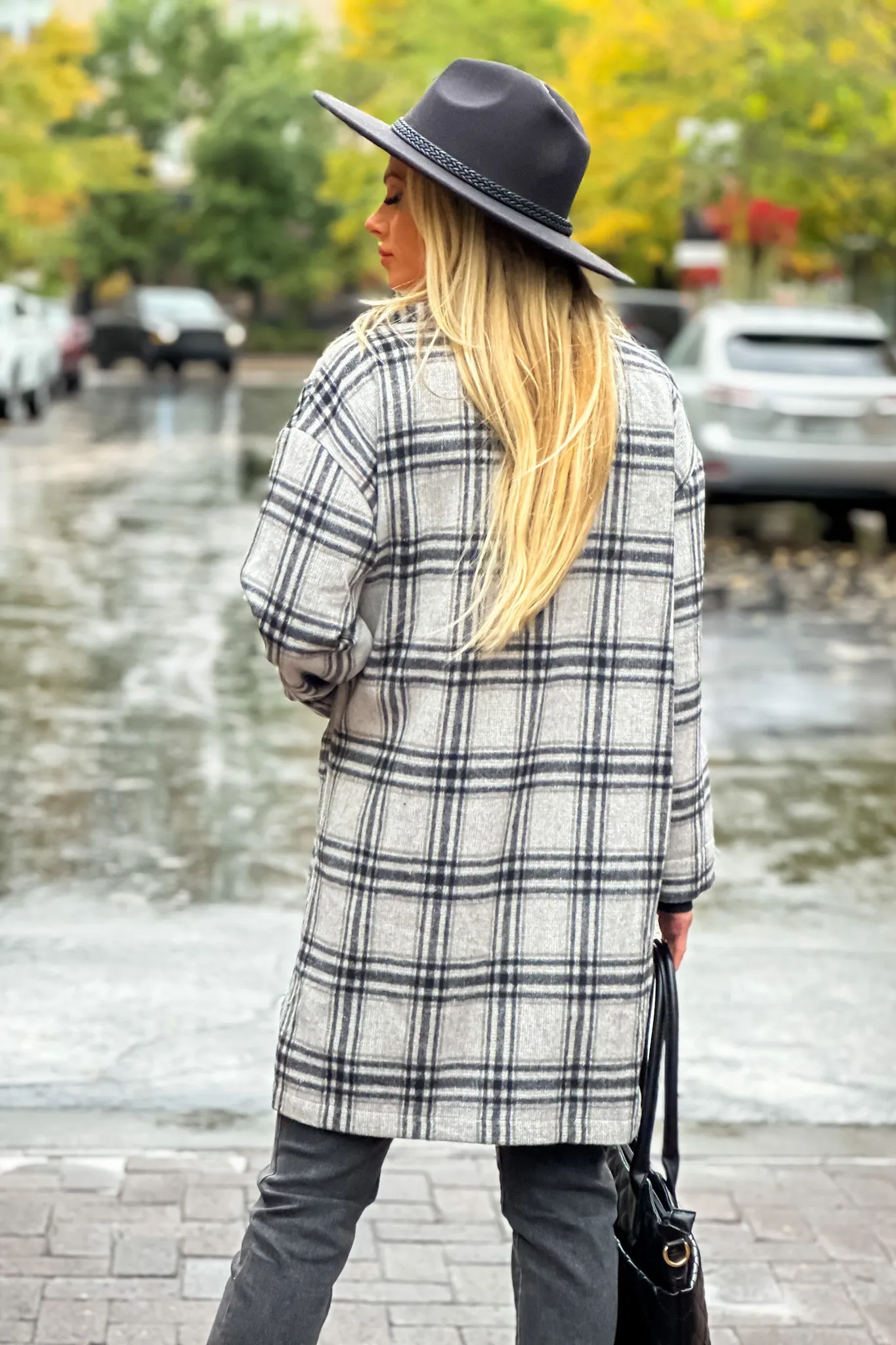 Surprise Visit Lightweight Plaid Button Down Coat : Black/Grey