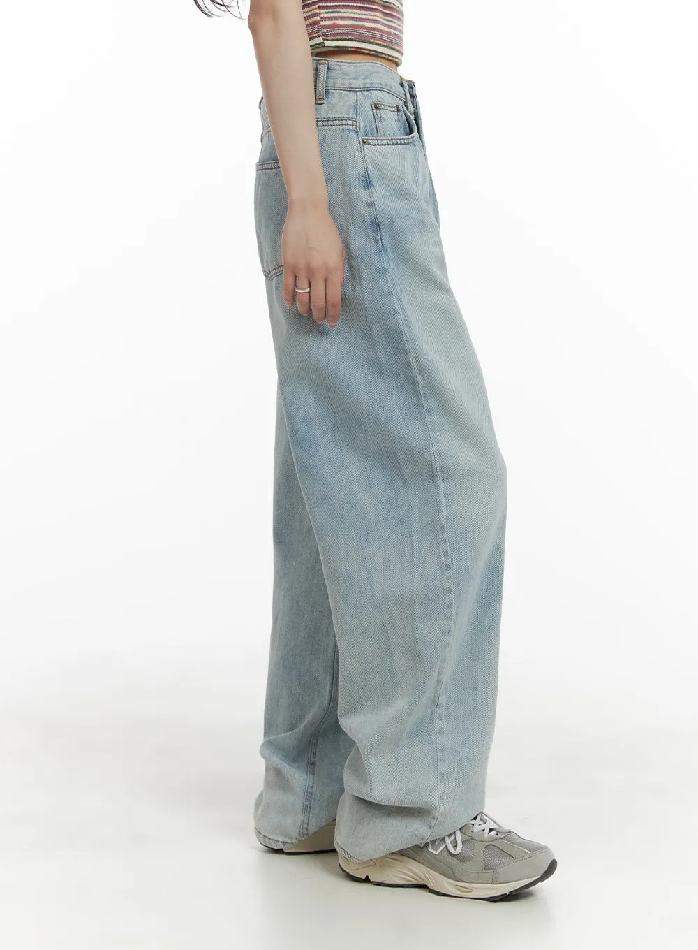 Washed Denim Wide Fit Straight Jeans CA408