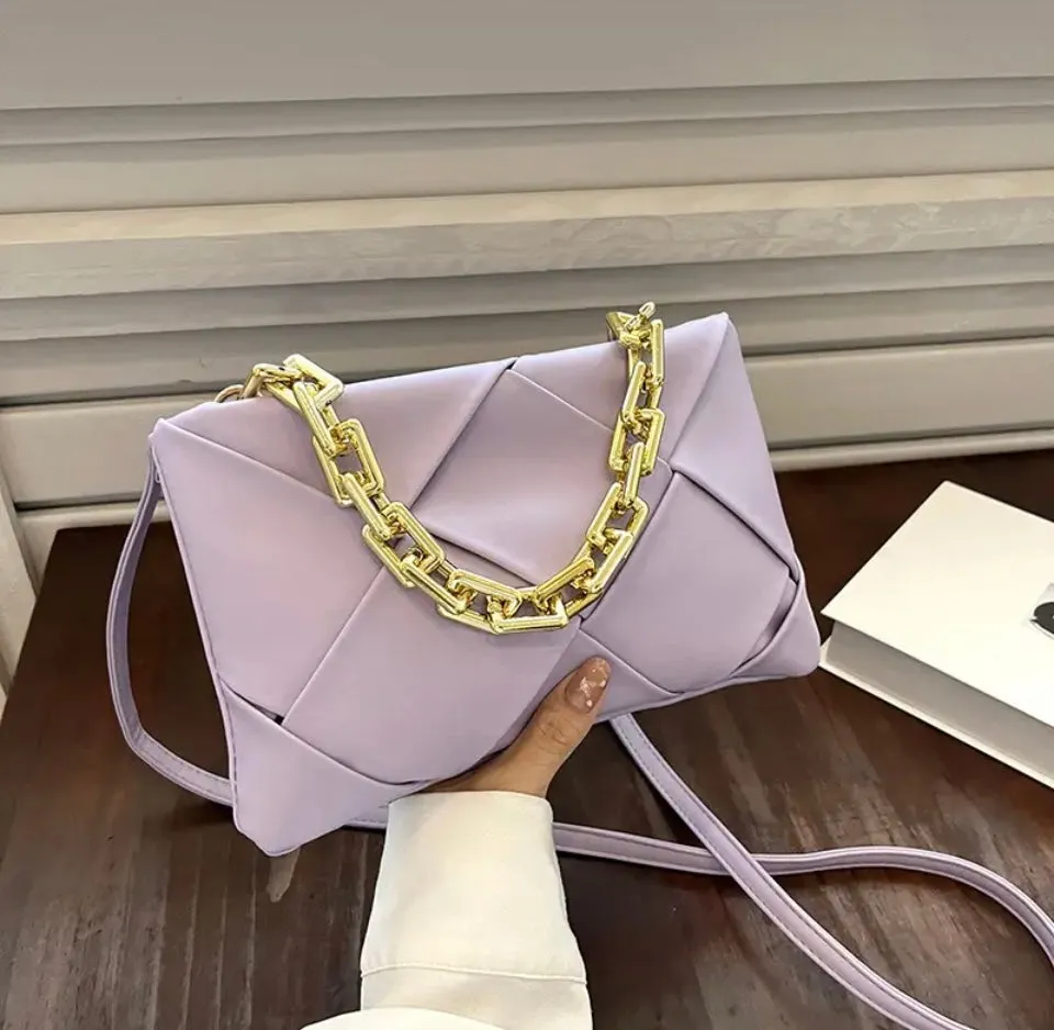 Weekend cross body clutch lilac